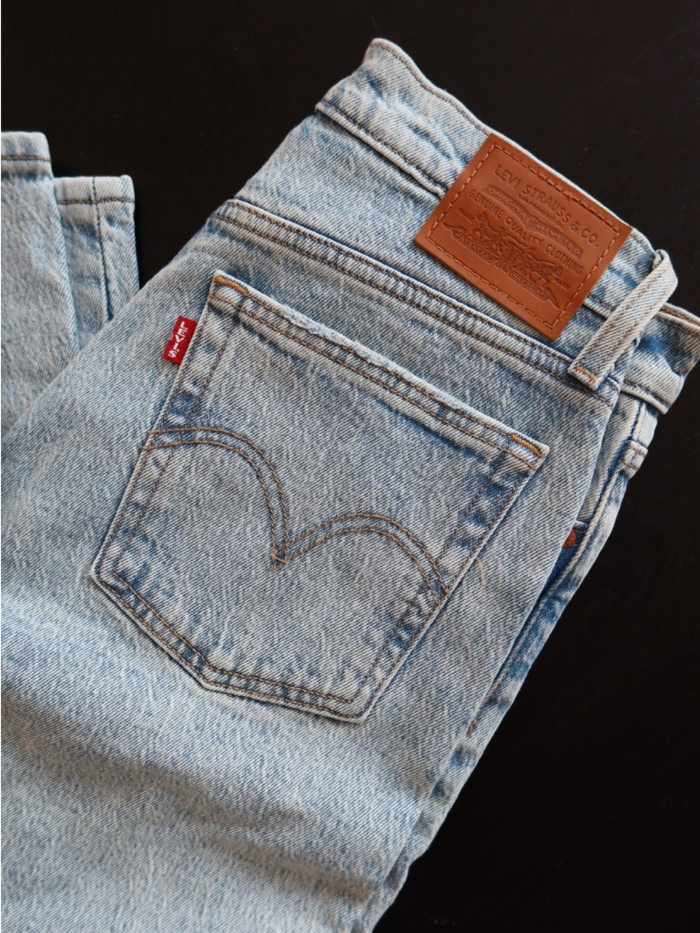 Levi's Light Blue Straight Leg Jeans - Picture 7 of 9
